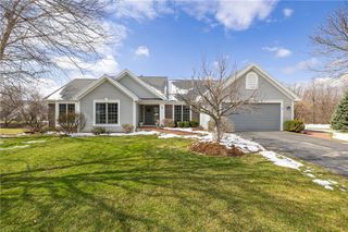 41 Broadmoor Trail, Perinton, NY 14450