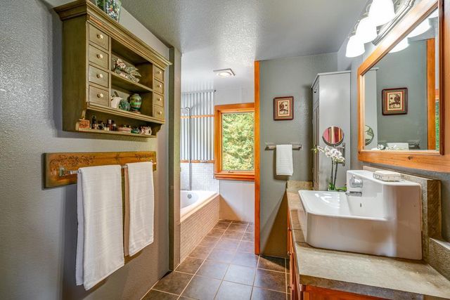 215 Vaca Del Sol, Corralitos, CA 95076