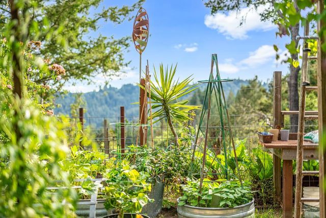 215 Vaca Del Sol, Corralitos, CA 95076
