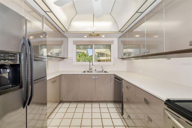 546A BEACH ROAD A544, Sarasota, FL 34242