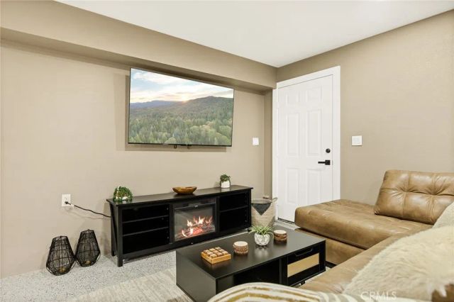 1213 Montreal Drive, Lake Arrowhead, CA 92352