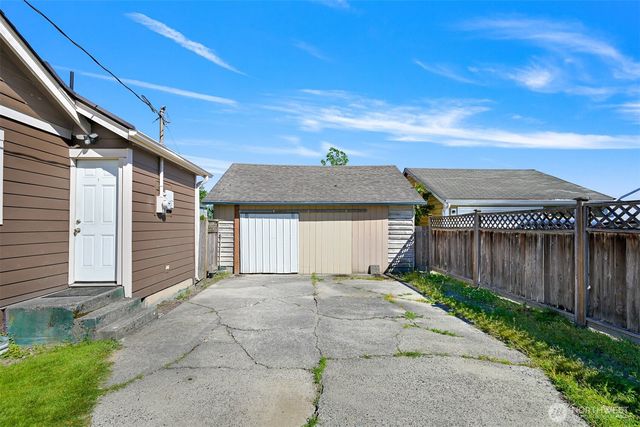 406 W Main Street, Everson, WA 98247