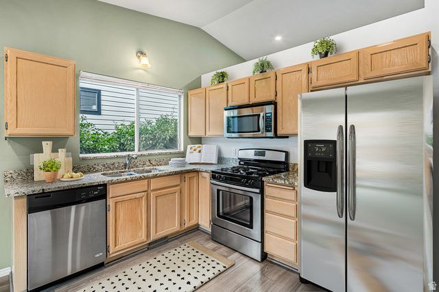8277 S 560 E, Sandy, UT 84070