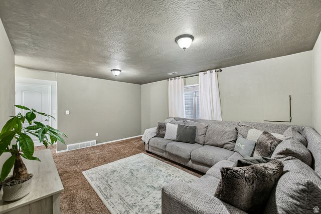8277 S 560 E, Sandy, UT 84070