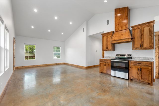 512 Fifth Street, Blanket, TX 76432