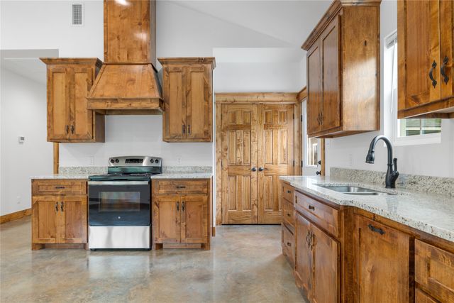512 Fifth Street, Blanket, TX 76432