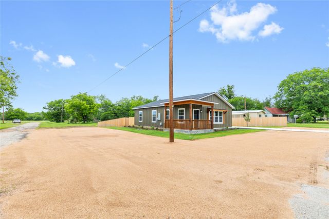 512 Fifth Street, Blanket, TX 76432