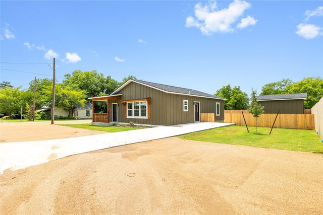 512 Fifth Street, Blanket, TX 76432