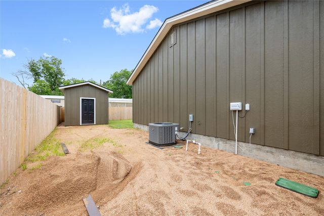 512 Fifth Street, Blanket, TX 76432