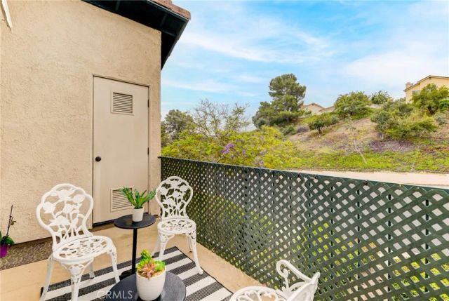 11305 Avenida de los Lobos C, San Diego, CA 92127