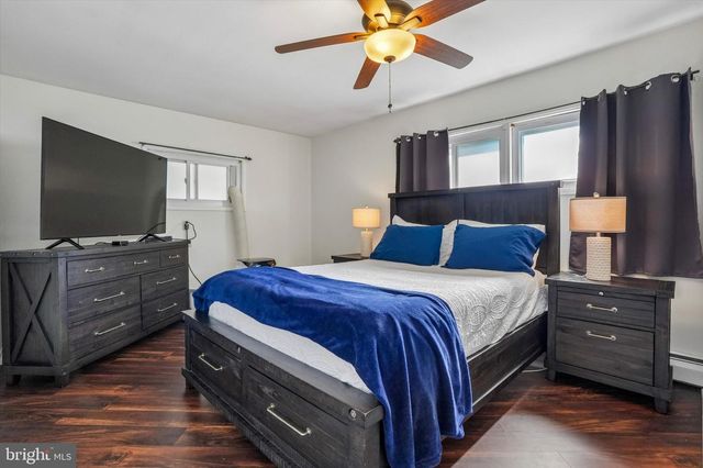 87 WILDFLOWER RD, Levittown, PA 19057