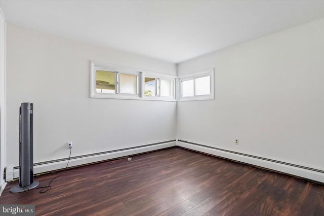 87 WILDFLOWER RD, Levittown, PA 19057