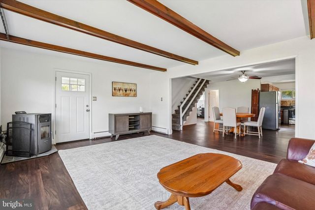 87 WILDFLOWER RD, Levittown, PA 19057