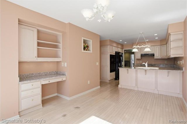 24122 Bingham Pointe Drive 24, Bingham Farms, MI 48025