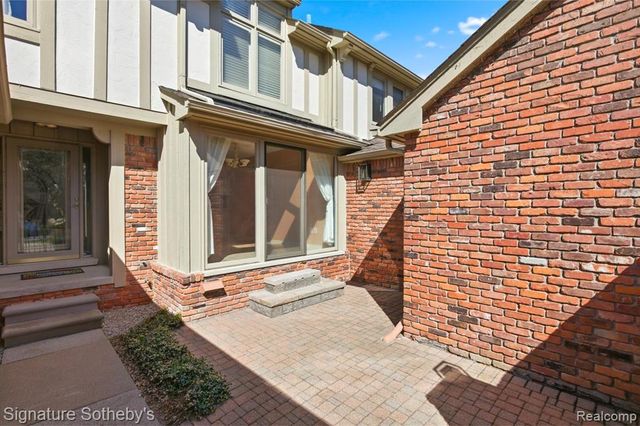 24122 Bingham Pointe Drive 24, Bingham Farms, MI 48025