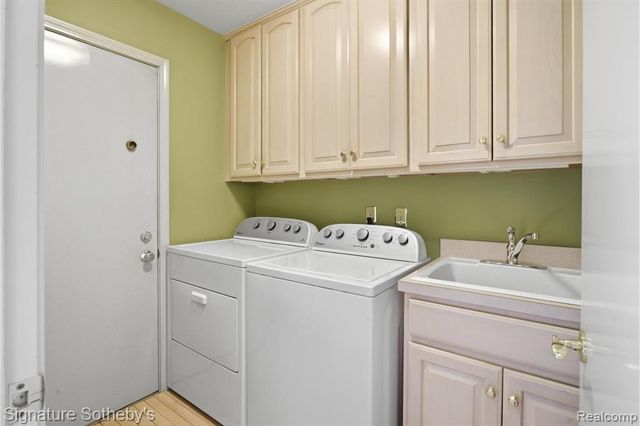 24122 Bingham Pointe Drive 24, Bingham Farms, MI 48025