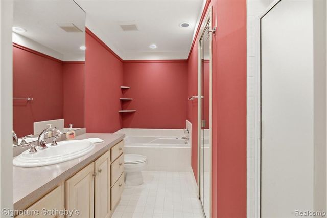 24122 Bingham Pointe Drive 24, Bingham Farms, MI 48025