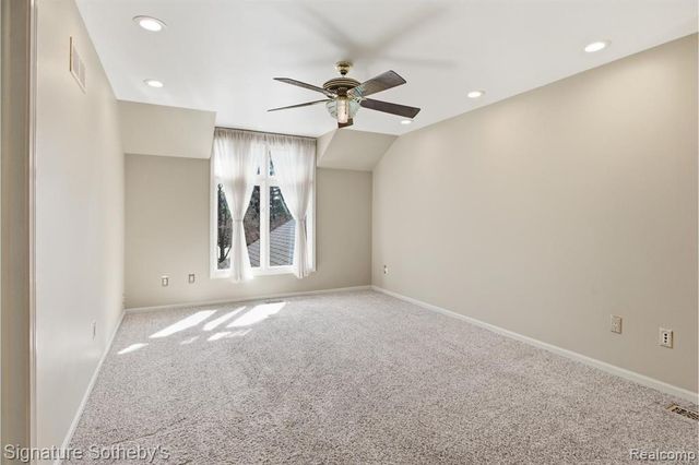24122 Bingham Pointe Drive 24, Bingham Farms, MI 48025