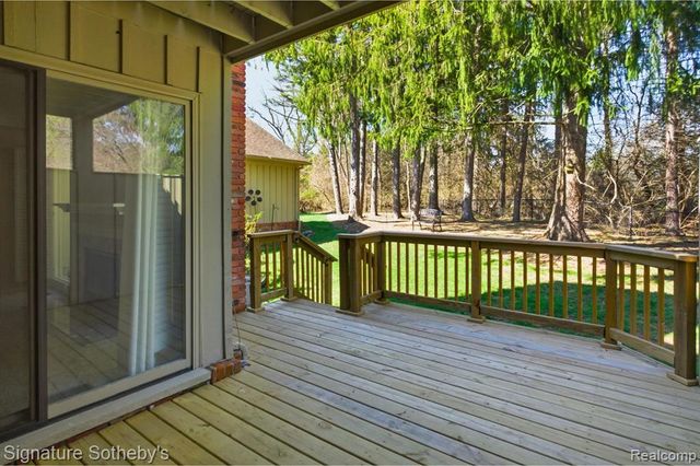 24122 Bingham Pointe Drive 24, Bingham Farms, MI 48025