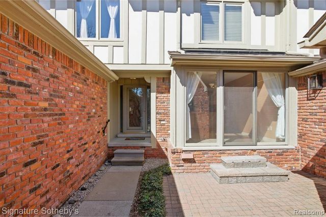 24122 Bingham Pointe Drive 24, Bingham Farms, MI 48025