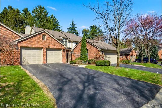 24122 Bingham Pointe Drive 24, Bingham Farms, MI 48025