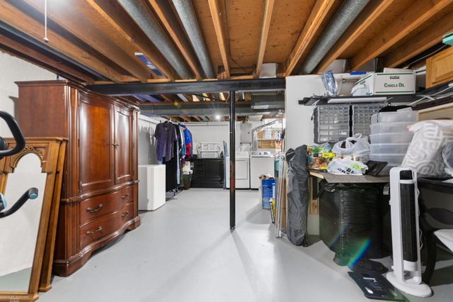 27932 Eastwick Square Road, Roseville, MI 48066