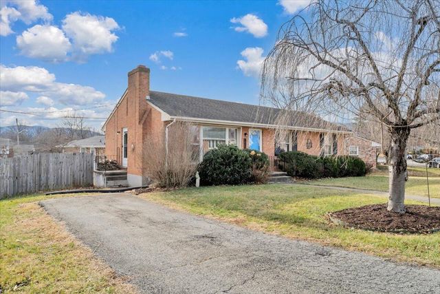 4336 Fontaine DR, Roanoke, VA 24018