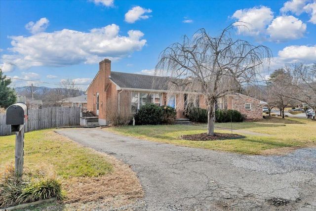 4336 Fontaine DR, Roanoke, VA 24018