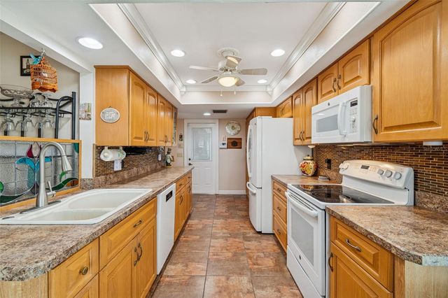 4736 PORTLAND MANOR DRIVE, New Port Richey, FL 34655