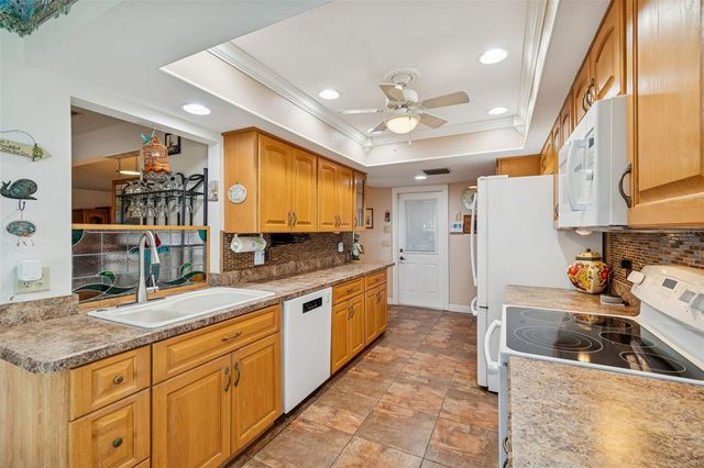 4736 PORTLAND MANOR DRIVE, New Port Richey, FL 34655