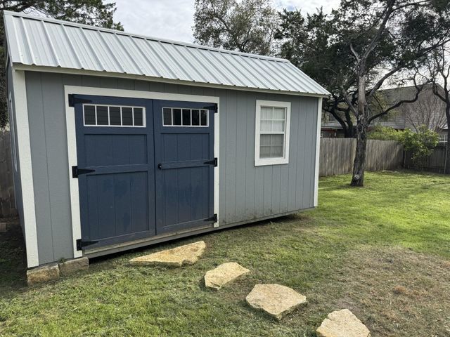 104 Cowal DR S, Briarcliff, TX 78669