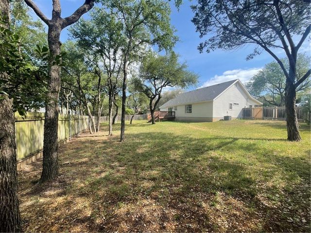 104 Cowal DR S, Briarcliff, TX 78669