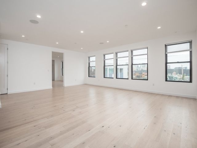 340 West 2nd Street 19, Boston, MA 02127