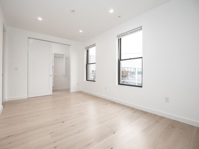 340 West 2nd Street 19, Boston, MA 02127