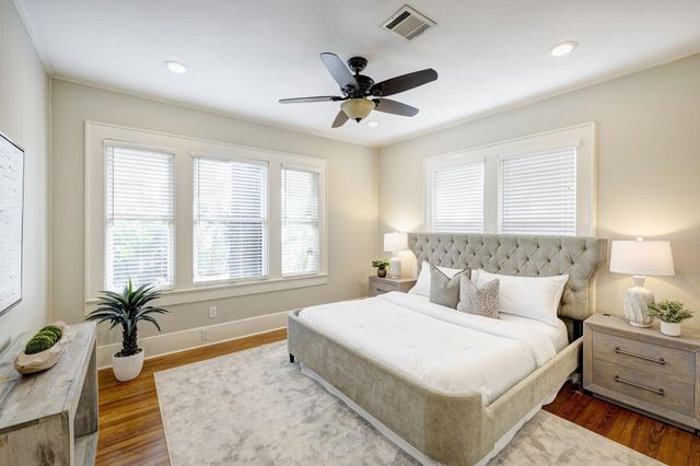 1639 Hawthorne Street, Houston, TX 77006