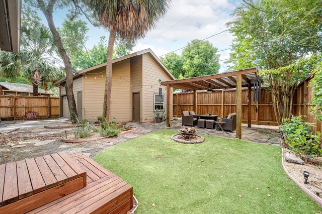 1639 Hawthorne Street, Houston, TX 77006