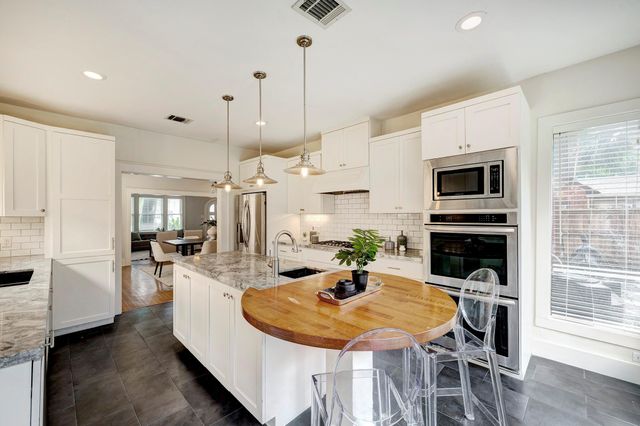 1639 Hawthorne Street, Houston, TX 77006
