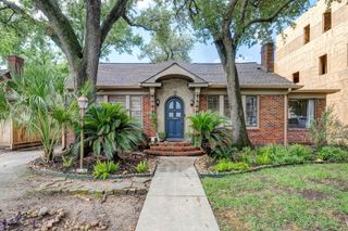1639 Hawthorne Street, Houston, TX 77006