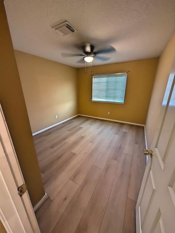 18927 Hikers Trail Drive, Humble, TX 77346