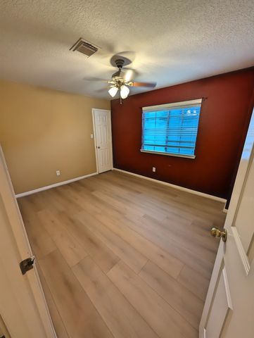 18927 Hikers Trail Drive, Humble, TX 77346