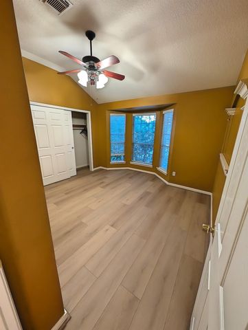 18927 Hikers Trail Drive, Humble, TX 77346