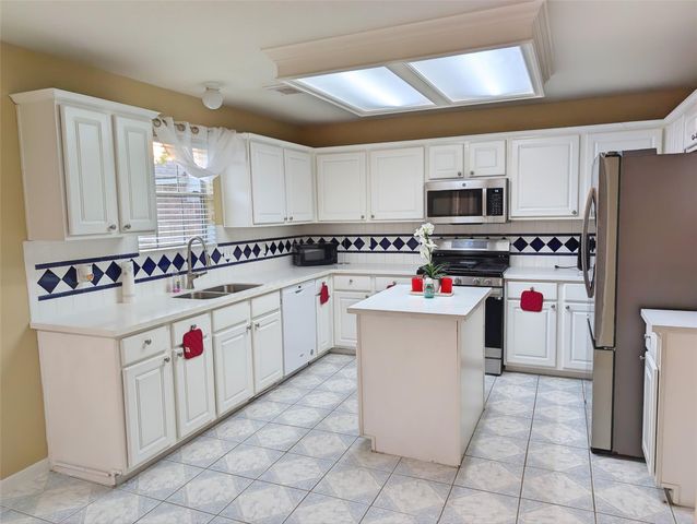 18927 Hikers Trail Drive, Humble, TX 77346