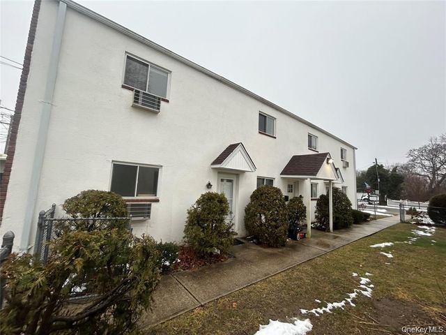 179 Orinoco Drive 1, Bay Shore, NY 11718