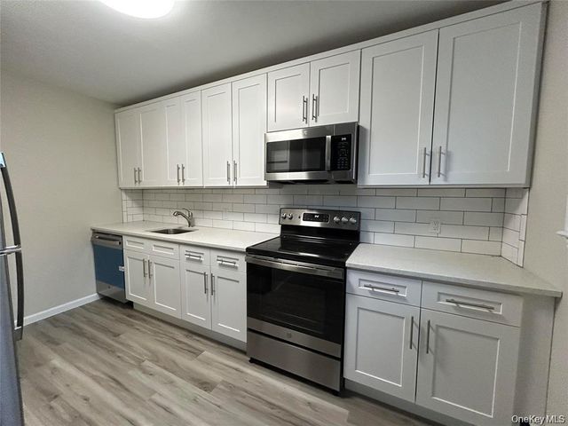 179 Orinoco Drive 1, Bay Shore, NY 11718