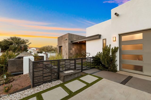 379 Camino A Las Casitas, Rio Rico, AZ 85648