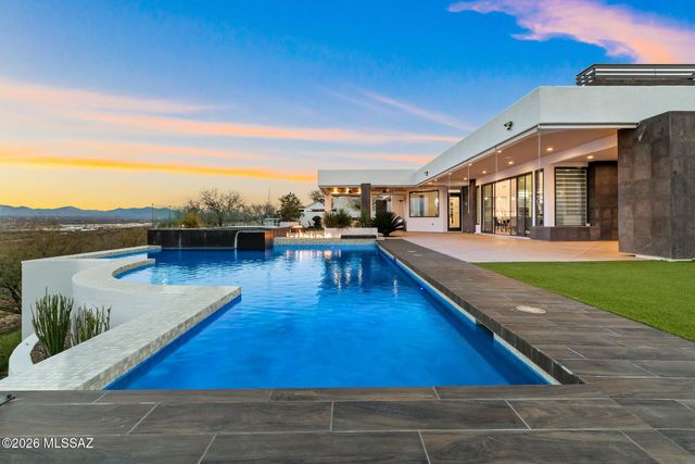 379 Camino A Las Casitas, Rio Rico, AZ 85648