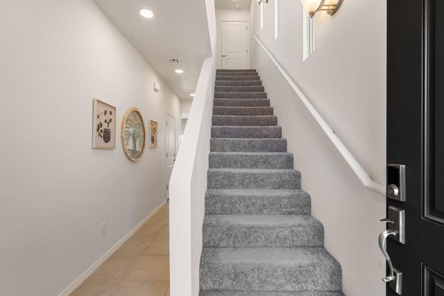 8940 Mountain Ash Avenue SW, Albuquerque, NM 87121