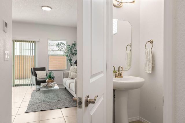 8940 Mountain Ash Avenue SW, Albuquerque, NM 87121