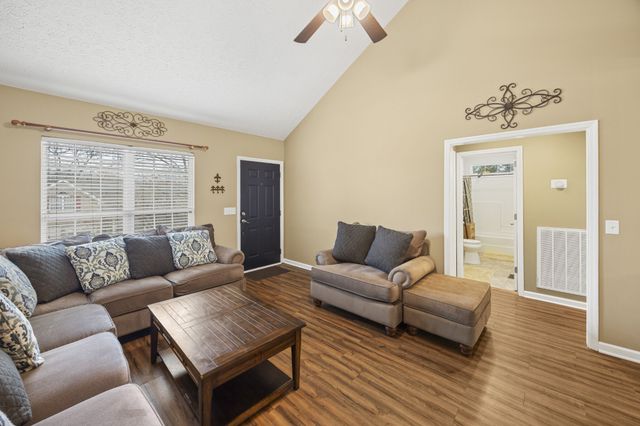 1973 Dunedin Dr, Old Hickory, TN 37138