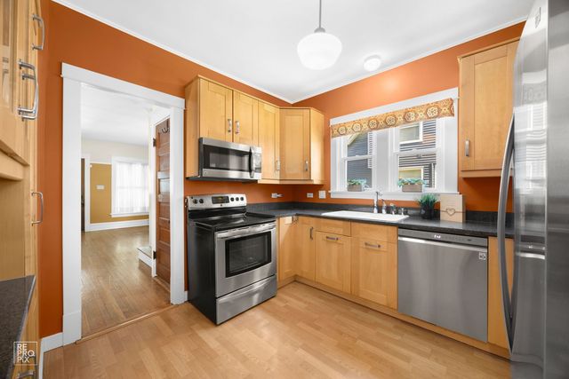 3231 Wesley Avenue, Berwyn, IL 60402